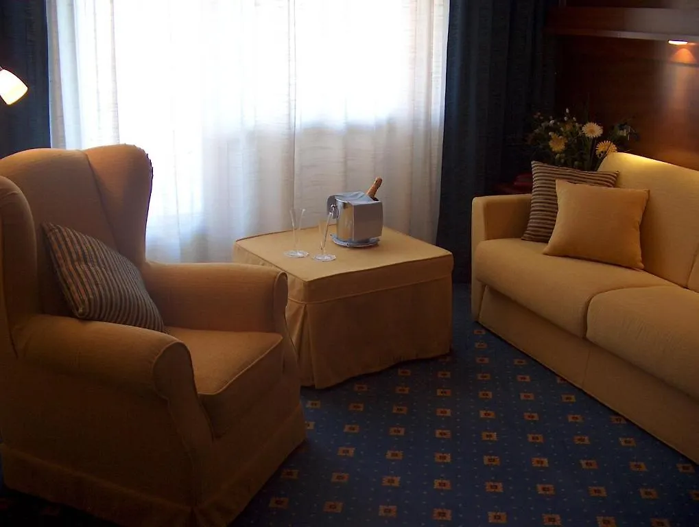 Hotel Corallo Μπιμπιόνε 4*,  Ιταλία