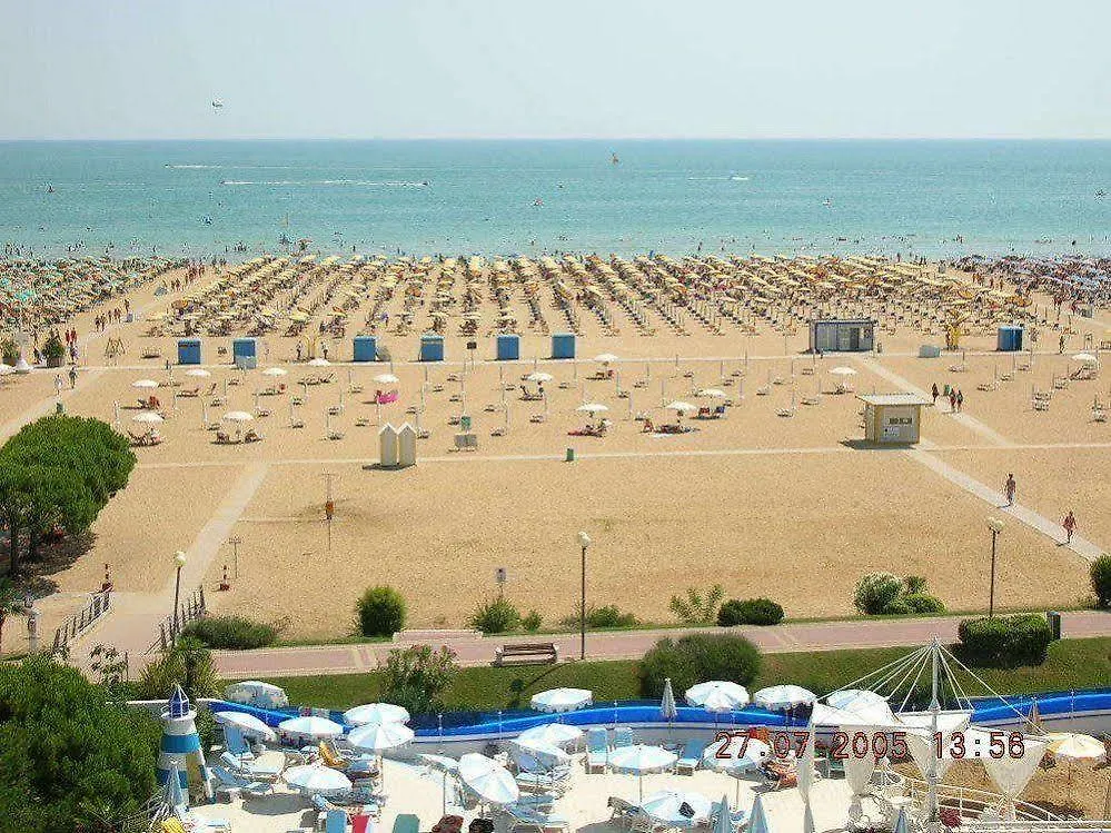 Hotel Corallo Μπιμπιόνε 4*,